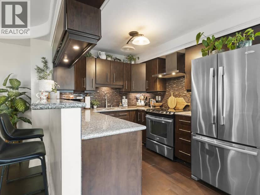 102 2528 E Broadway — photo 13 of 31