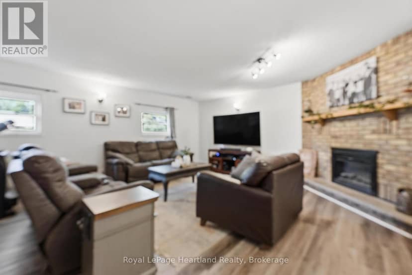 36589 Dunlop Drive — photo 23 of 40