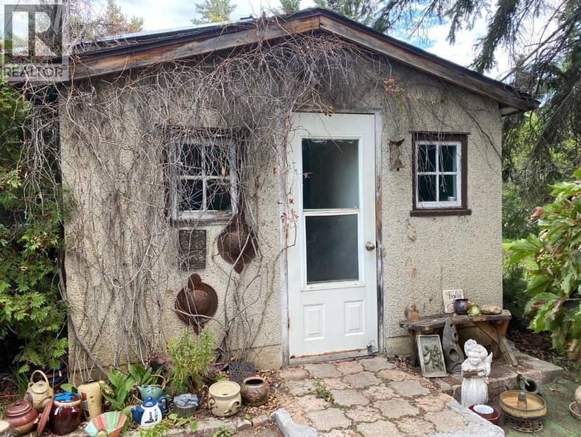2015 18 Street, Delburne