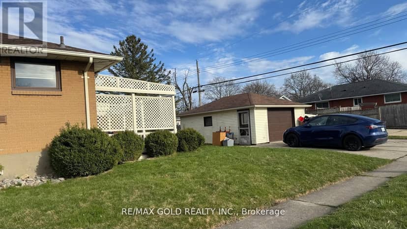 979 Wellington Street — photo 20 of 31