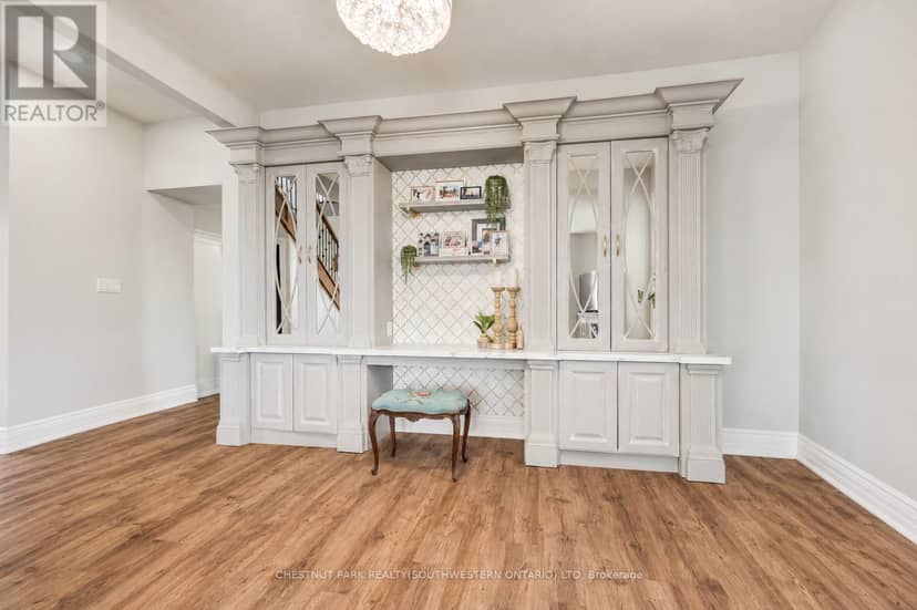 35 Schweitzer Street — photo 12 of 40
