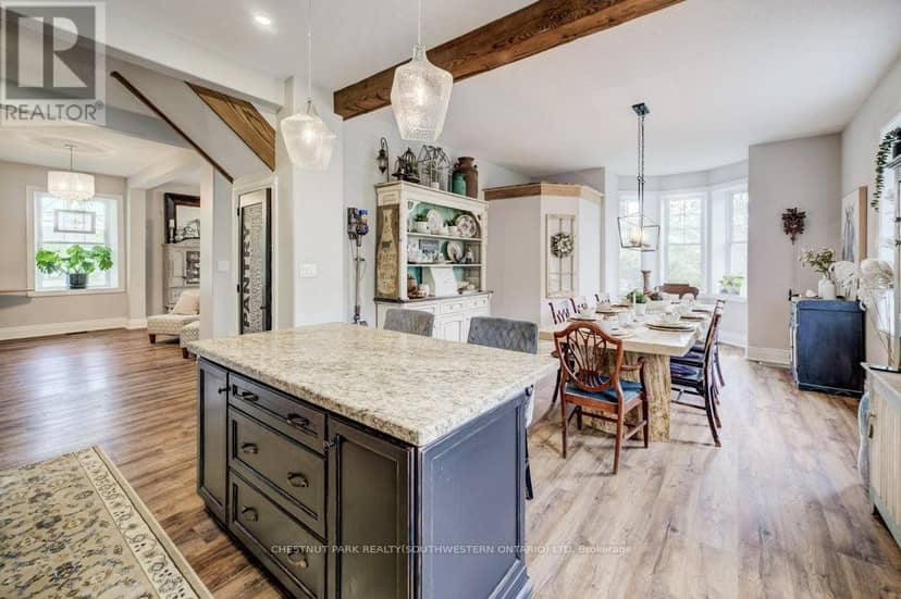 35 Schweitzer Street — photo 16 of 40