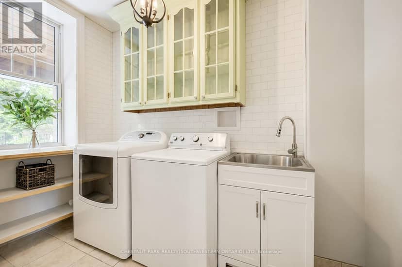 35 Schweitzer Street — photo 29 of 40