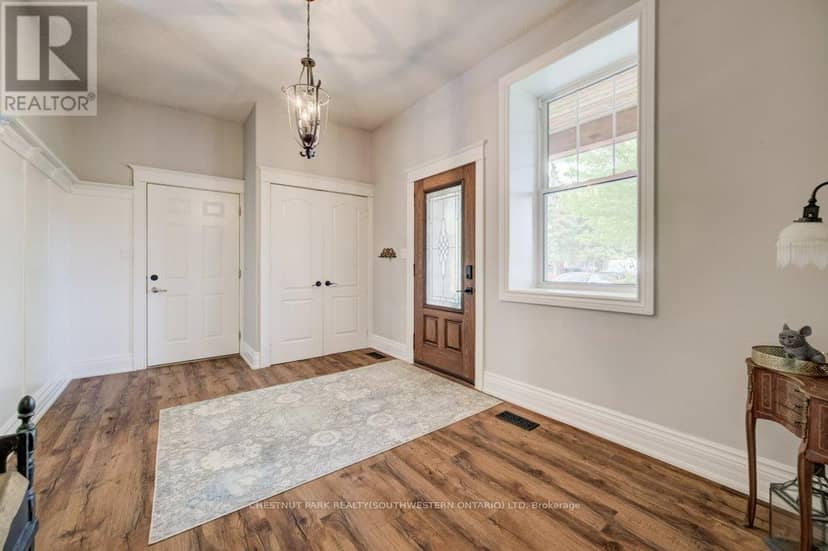 35 Schweitzer Street — photo 5 of 40