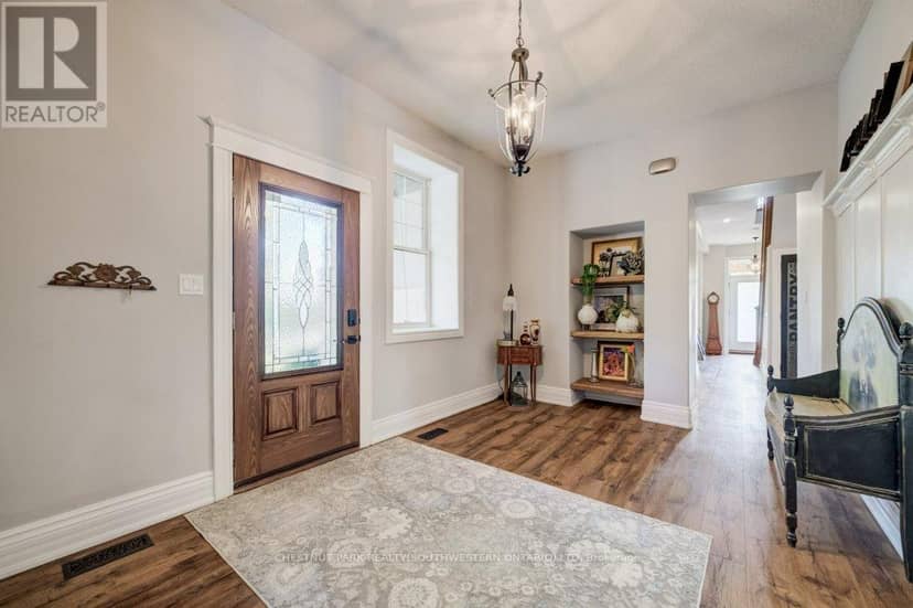 35 Schweitzer Street — photo 6 of 40