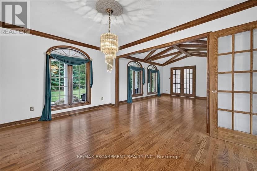 7011 Dickenson Road E — photo 10 of 40