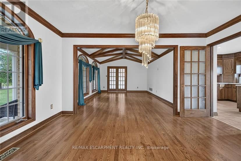 7011 Dickenson Road E — photo 13 of 40