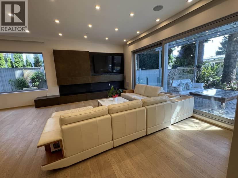 1076 PARK DRIVE, Vancouver, photo 2