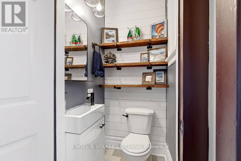 475 Kent Street — photo 23 of 38