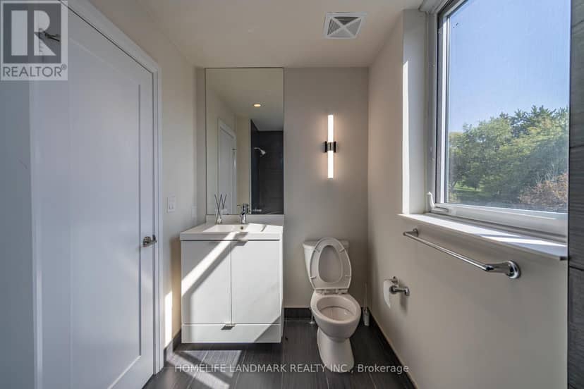 TH12 - 18 Graydon Hall Drive — photo 11 of 25