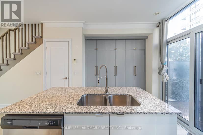 TH12 - 18 Graydon Hall Drive — photo 7 of 25