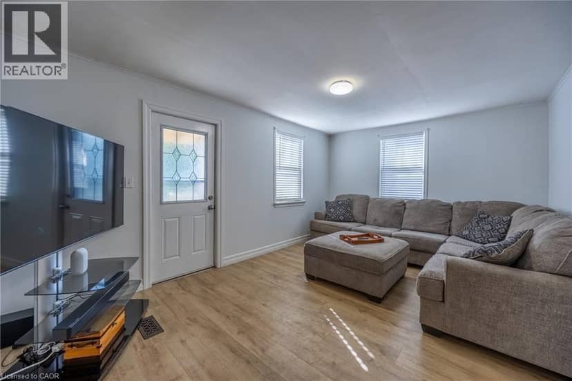 122 QUEEN Street — photo 7 of 19
