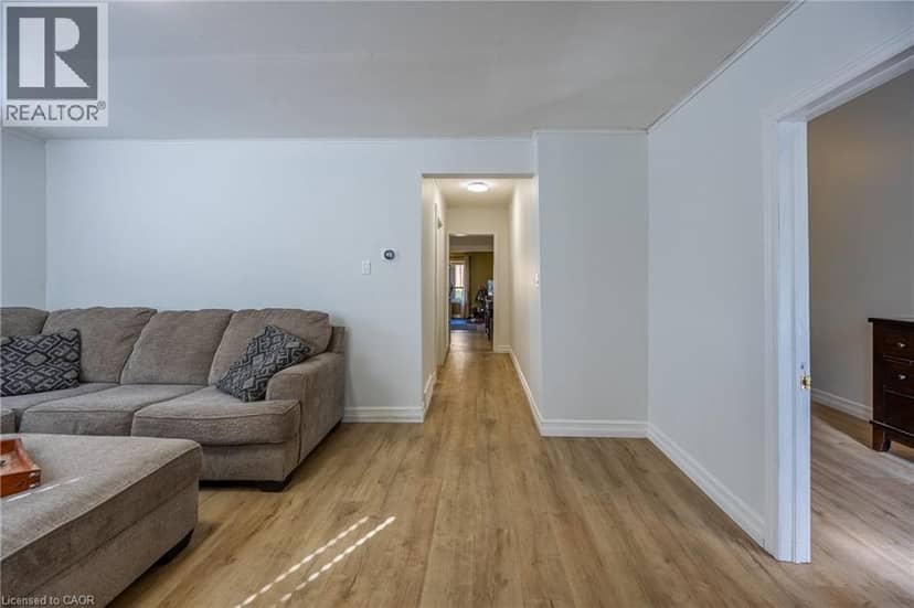 122 QUEEN Street — photo 8 of 19