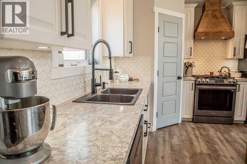 19125 Township Road 1104 — photo 14 of 40