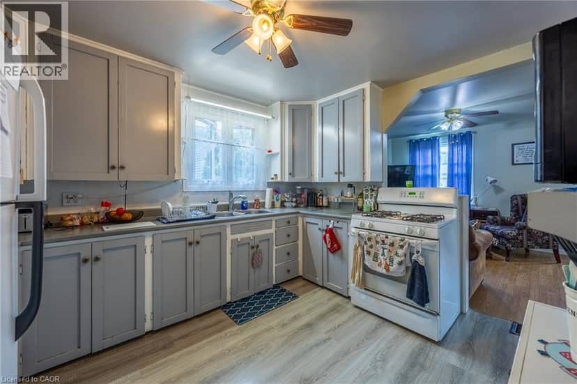 446 EAST Street — photo 9 of 40