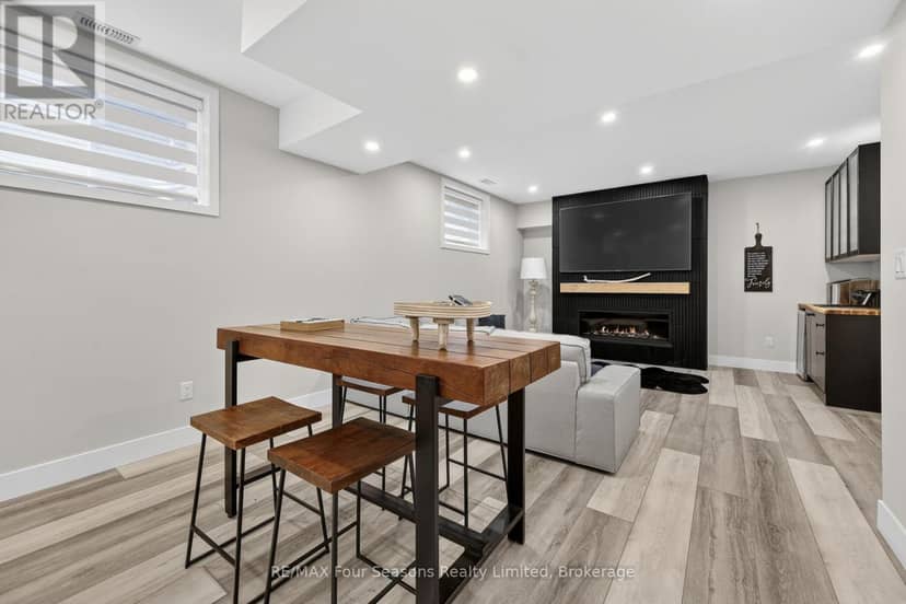 112 Schooners Lane — photo 24 of 40