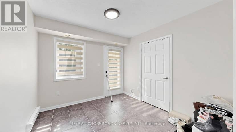 68 - 6020 Derry Road — photo 34 of 38