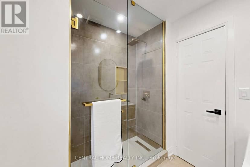 15 Closs Square — photo 36 of 40