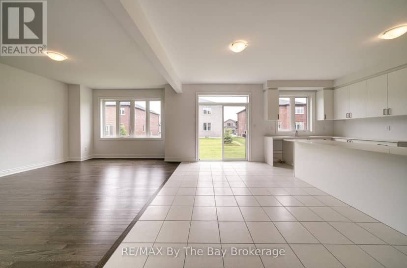 19 Amber Drive — photo 5 of 35