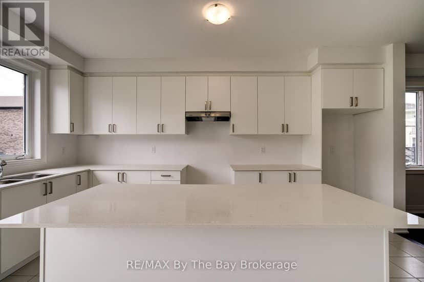 19 Amber Drive — photo 7 of 35