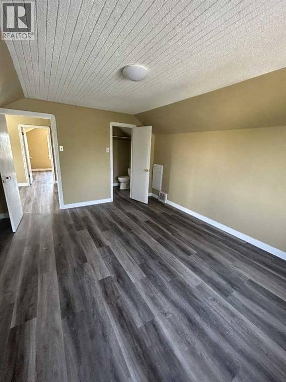 225074 583 Highway — photo 18 of 33