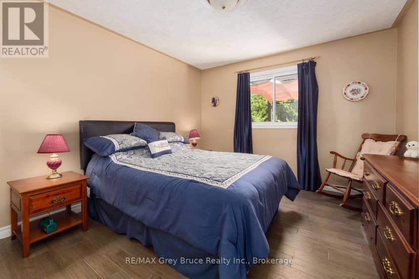358 Huron Road — photo 17 of 40