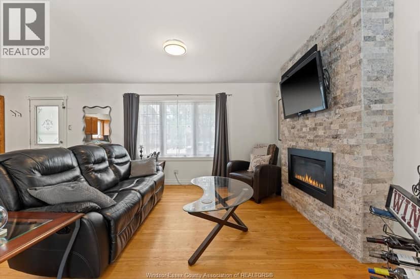 1042 Edward — photo 7 of 24