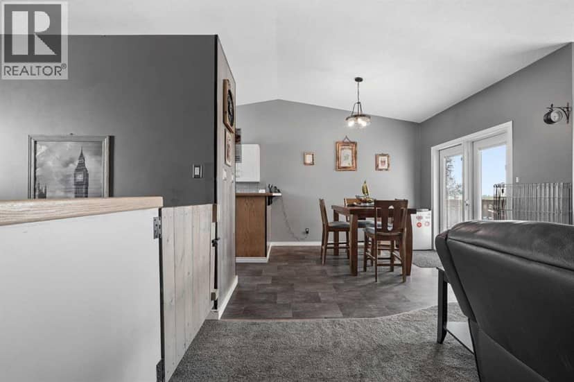 609 Maple Place — photo 11 of 40