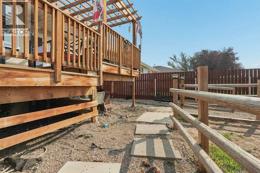 609 Maple Place — photo 36 of 40