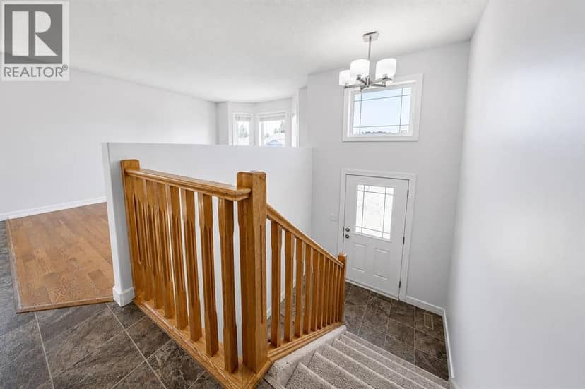 6209 59 Street — photo 9 of 20