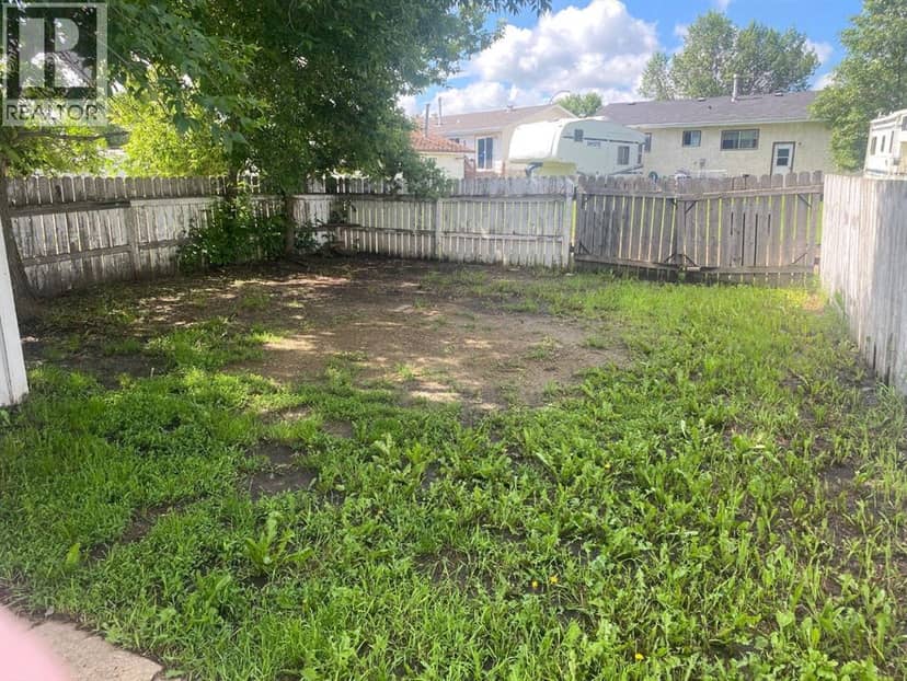 6321-B Enevold Drive, Camrose, photo 4