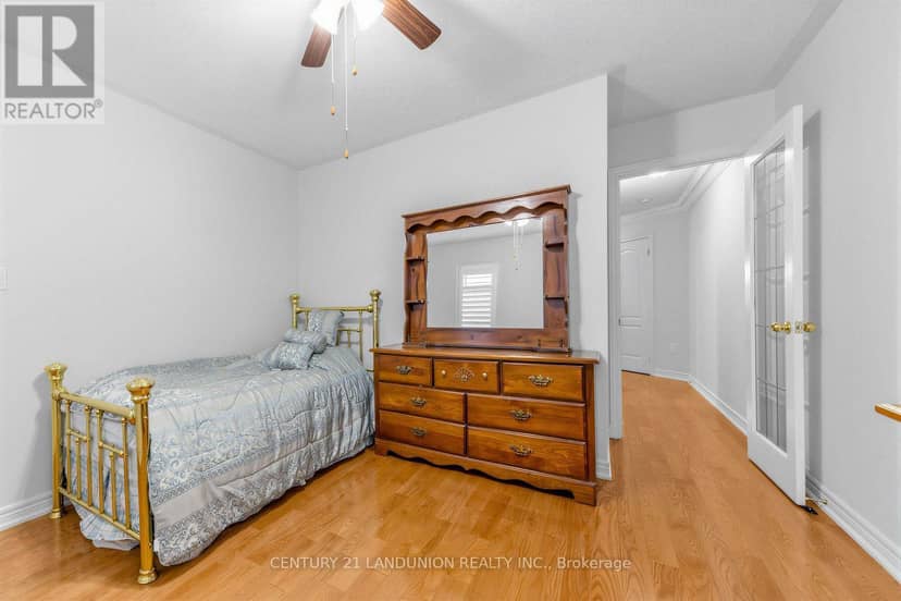 28 Herzberg Gardens — photo 20 of 40