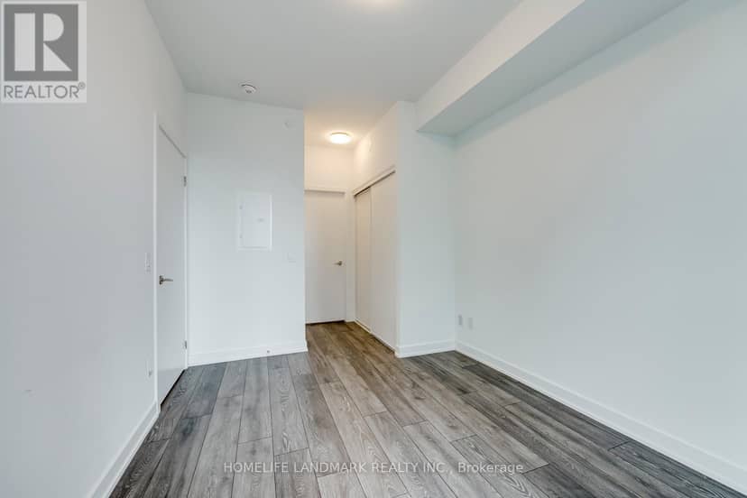 307 - 8888 Yonge Street — photo 23 of 32