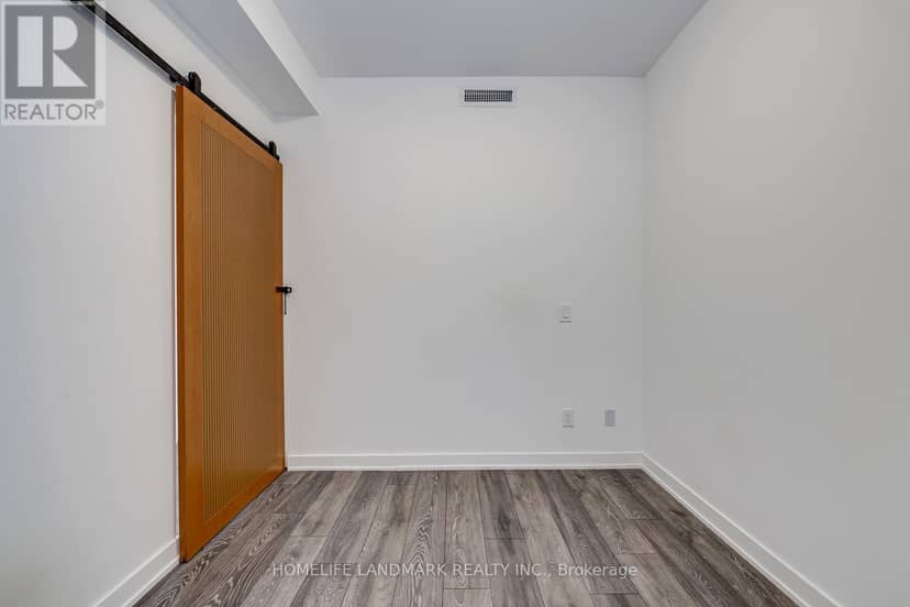 307 - 8888 Yonge Street — photo 27 of 32