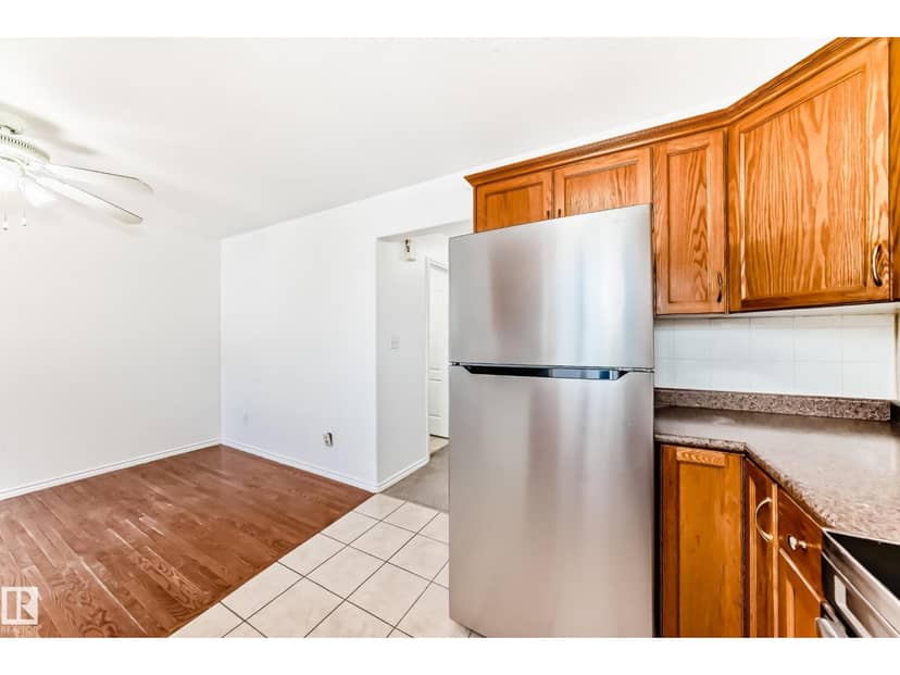 11727 83 ST NW — photo 9 of 40