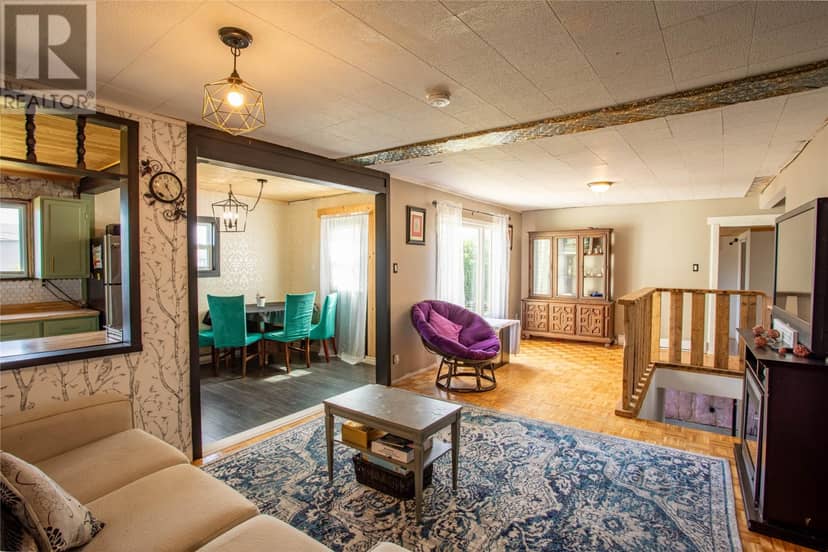 22 Irving Drive — photo 4 of 40