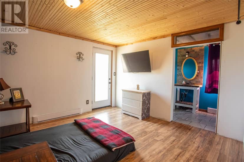 22 Irving Drive — photo 9 of 40