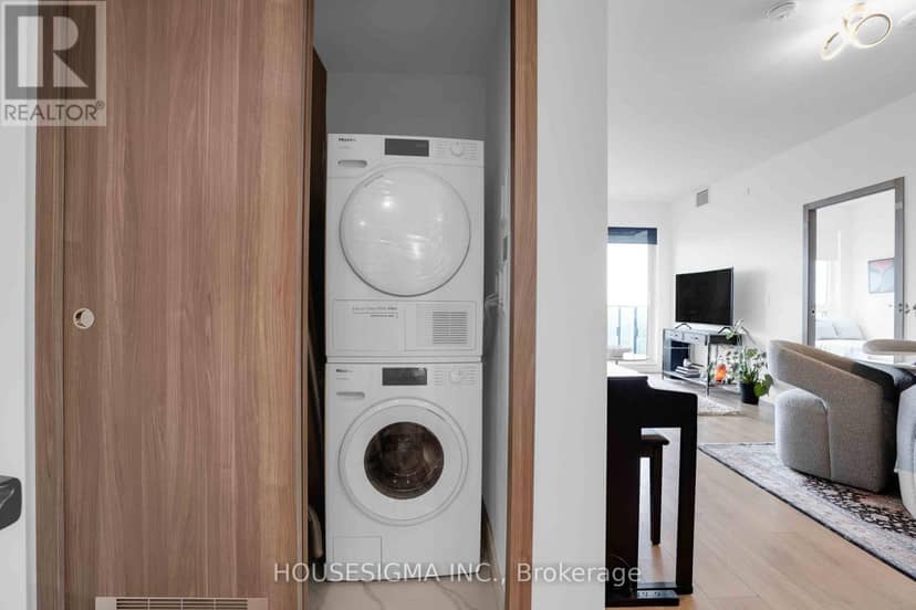 1803 - 25 McMahon Drive — photo 27 of 40