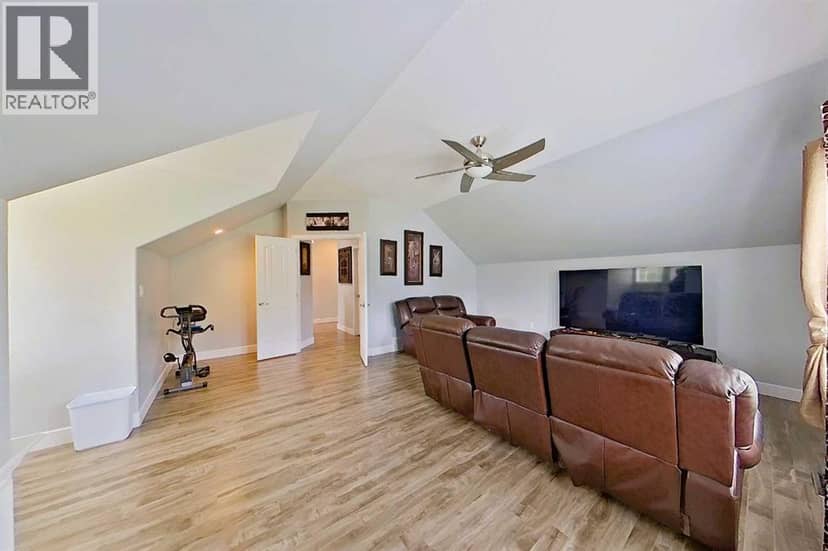 2704 Blueberry Street — photo 13 of 40