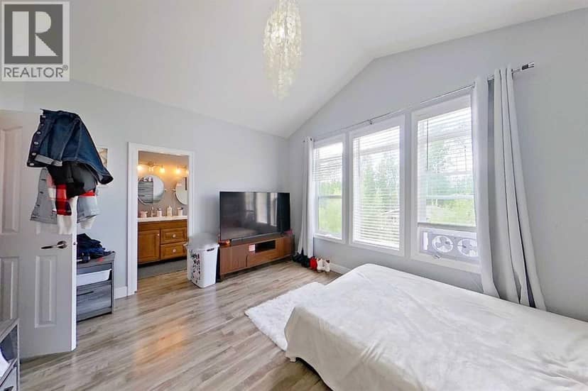 2704 Blueberry Street — photo 15 of 40
