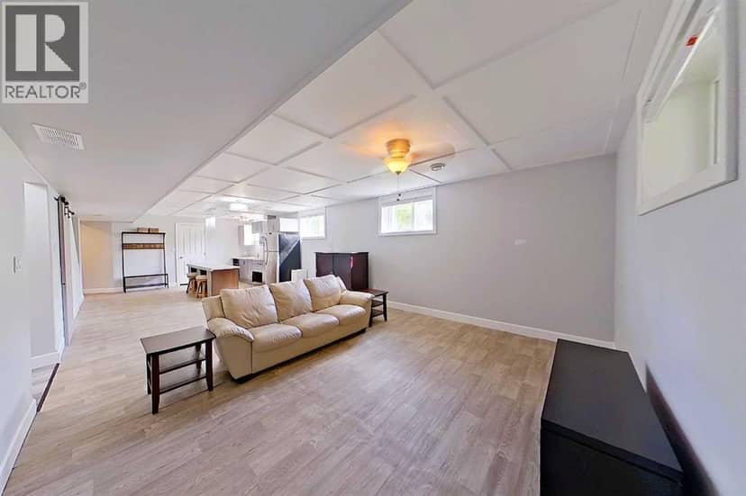 2704 Blueberry Street — photo 29 of 40