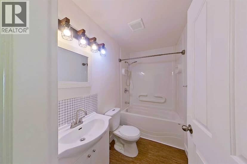 2704 Blueberry Street — photo 37 of 40