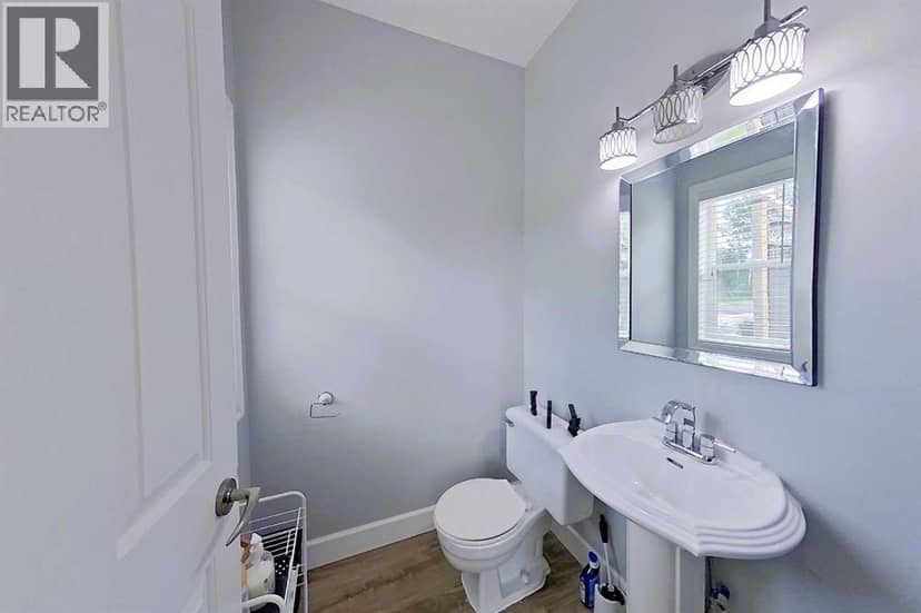 2704 Blueberry Street — photo 9 of 40