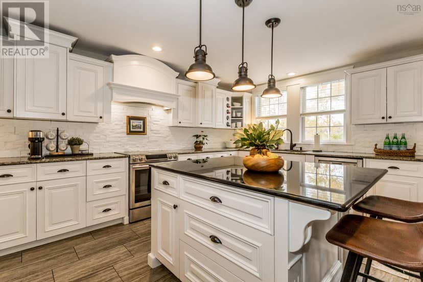35 Acadia Drive, MacDougall Heights — photo 10 of 40