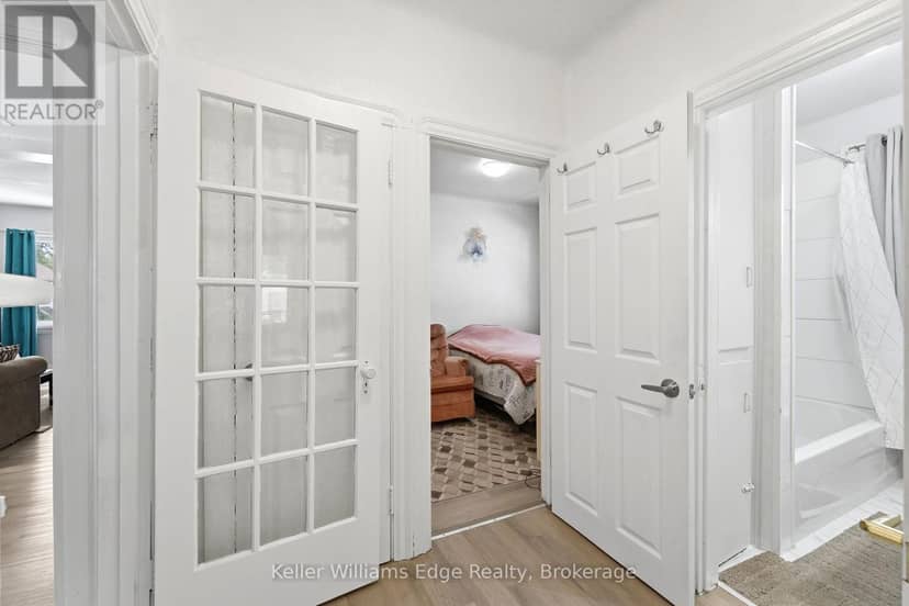 4104 Broughton Avenue — photo 10 of 30
