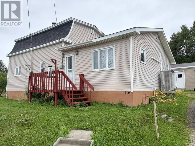 116 North Shore Highway — photo 1 of 17