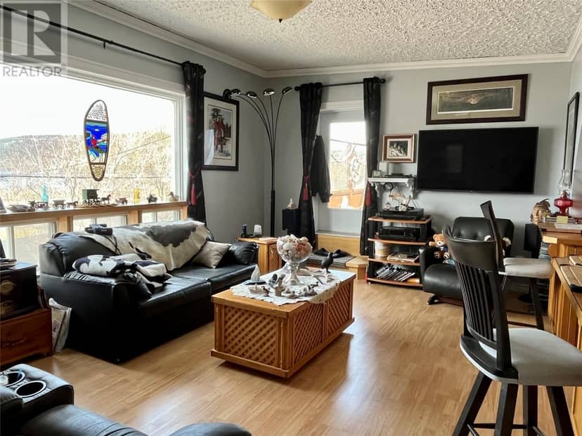 18 Humber Road — photo 16 of 30