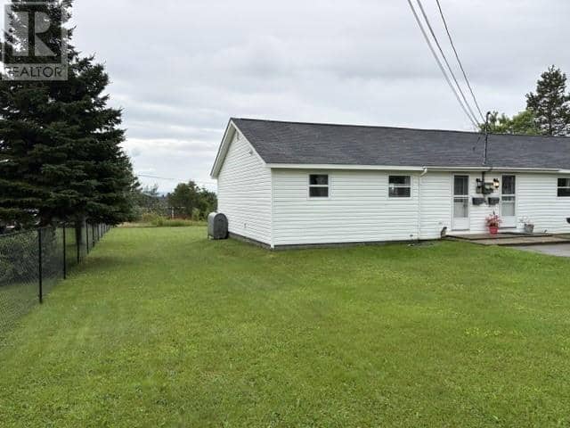 42 Hillview Avenue — photo 2 of 28