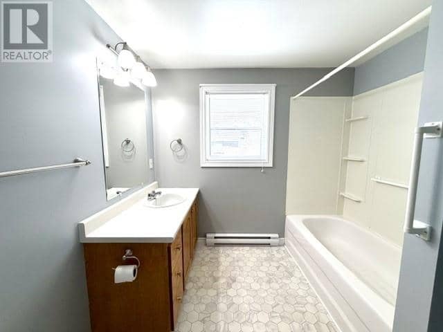 42 Hillview Avenue — photo 24 of 28