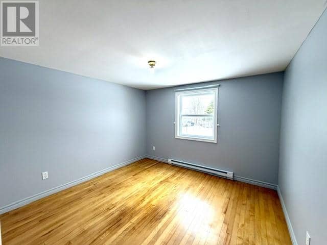 42 Hillview Avenue — photo 27 of 28